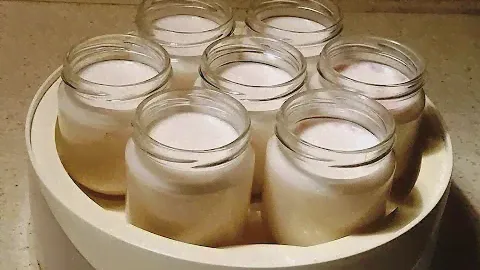 Йогурт в йогуртнице. Очень вкусно очень просто, очень полезно.